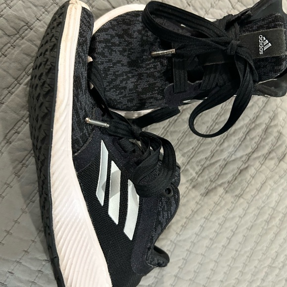 Adidas size 7 tennis shoes - Picture 2 of 7